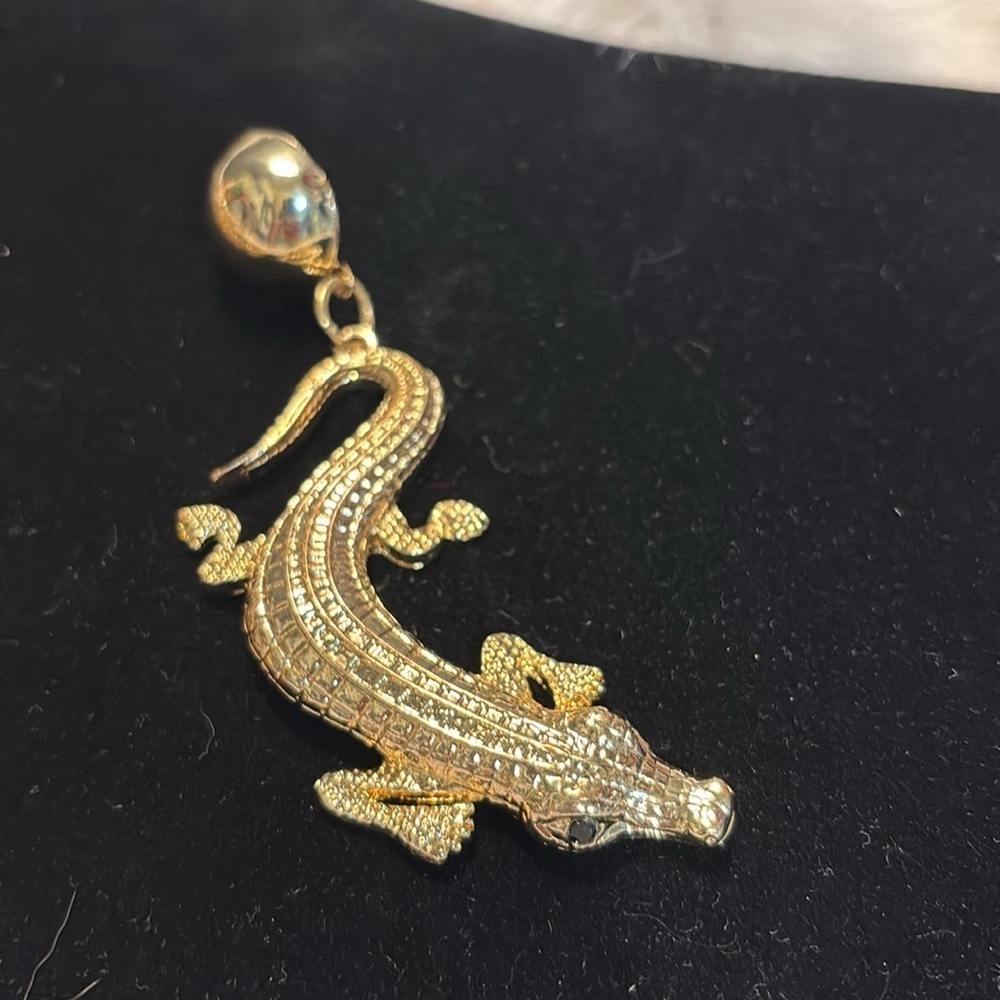 Gold Crocodile and telephone earrings - Picture 2 of 4